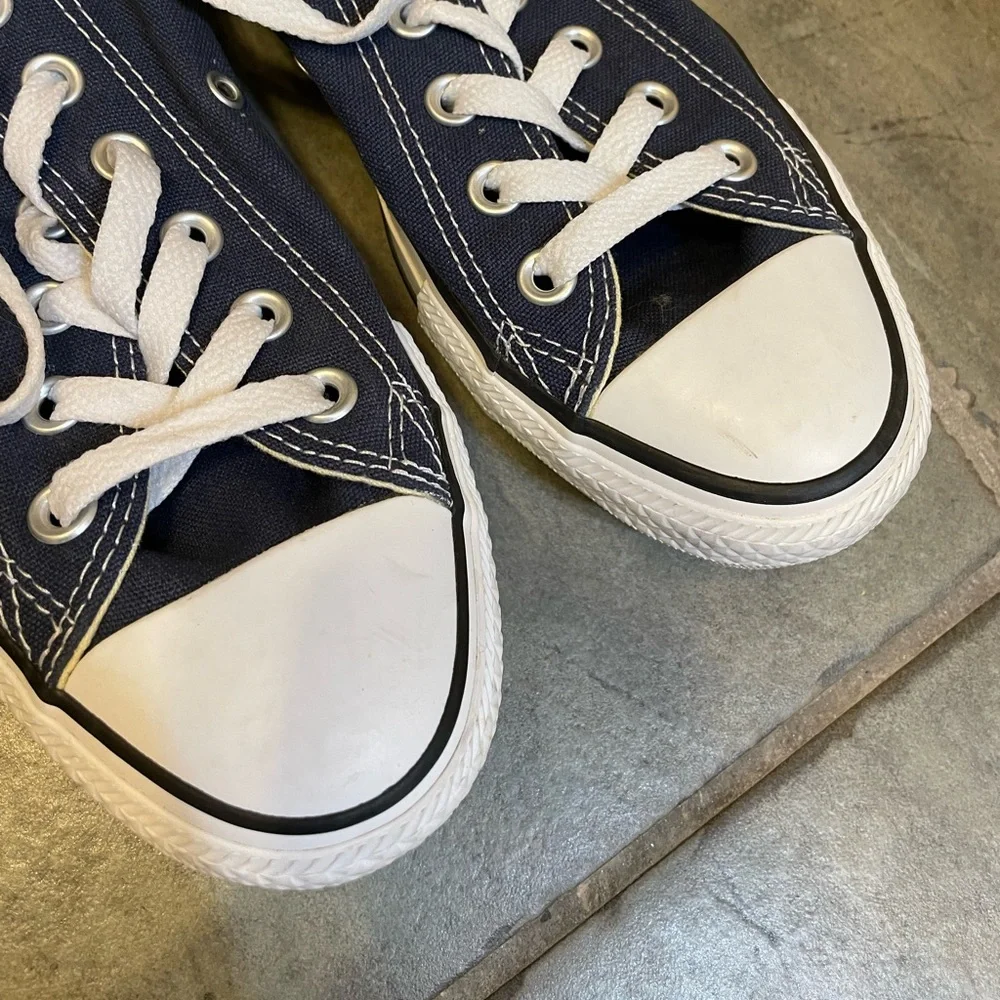 Converse! - Picture 2 of 5